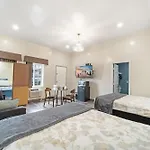 24 Hours Motel